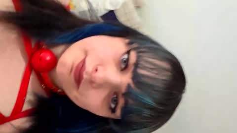 serrashadow69 online show from November 18, 2025, 10:09 am