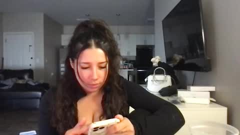 Snapshot of servexely chatting on February 11, 2026, 6:57 pm servexely online show from February 11, 2026, 6:57 pm