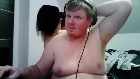 setcuna online show from December 3, 2025, 9:57 pm