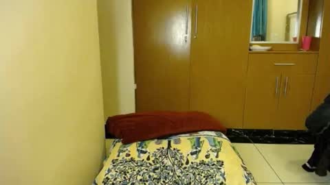 Mari online show from February 25, 2026, 2:37 pm