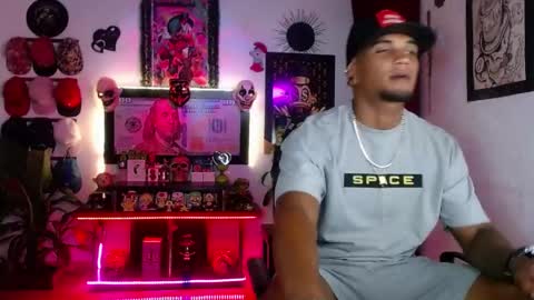 Snapshot of sexo_aharon chatting on June 4, 2026, 6:41 am Aharon ravelo online show from June 4, 2026, 6:41 am