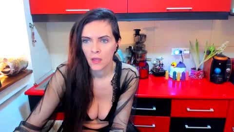 sexqueen1111 online show from February 16, 2025, 3:05 pm