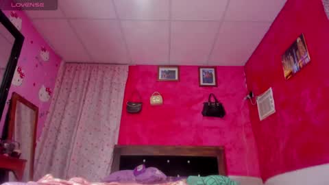 Tifanny Benitez  online show from April 17, 2026, 5:16 pm