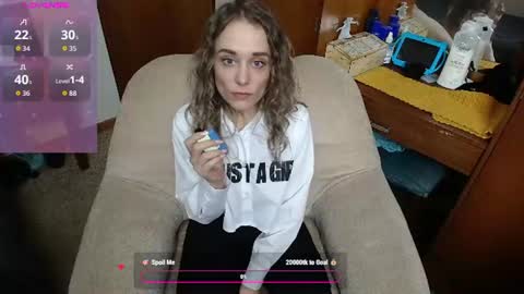 sexxxycrystali online show from June 17, 2026, 4:19 pm