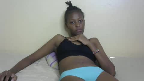Snapshot of sexxy_bum23 chatting on February 20, 2025, 3:45 am sexxy bum online show from February 20, 2025, 3:45 am