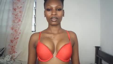 sexxypixie online show from April 5, 2026, 10:45 am