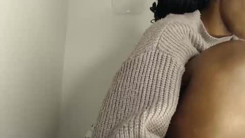 Snapshot of sexxywider_ebony chatting on April 23, 2026, 8:57 am sexxywide ebony online show from April 23, 2026, 8:57 am
