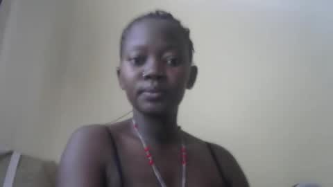 Snapshot of sexy_cardi chatting on April 1, 2026, 10:05 am Linda online show from April 1, 2026, 10:05 am