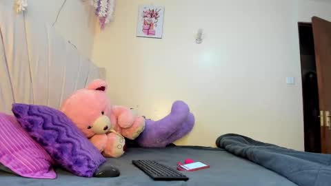 Celena Selena online show from December 5, 2025, 11:19 am