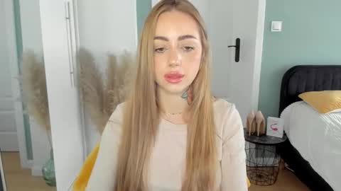 C o r a l i e online show from April 23, 2026, 12:29 pm