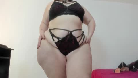 Snapshot of sexy_curvi chatting on December 4, 2024, 8:07 pm karla           instagram  online show from December 4, 2024, 8:07 pm