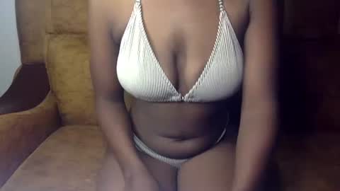 Snapshot of sexy_ellahh chatting on July 4, 2026, 1:34 am Ellahh online show from July 4, 2026, 1:34 am