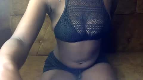 Snapshot of sexy_ellahh chatting on July 6, 2026, 12:40 am Ellahh online show from July 6, 2026, 12:40 am