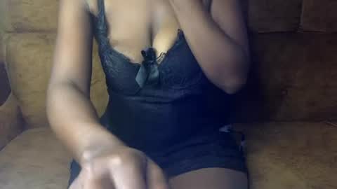 Snapshot of sexy_ellahh chatting on July 12, 2026, 1:07 am Ellahh online show from July 12, 2026, 1:07 am