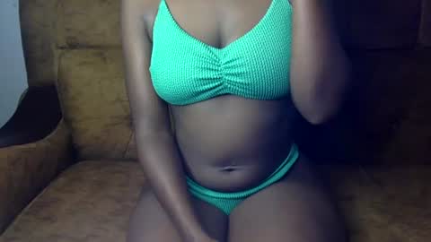 Snapshot of sexy_ellahh chatting on July 13, 2026, 12:13 am Ellahh online show from July 13, 2026, 12:13 am