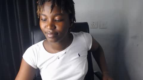 Snapshot of sexy_juicypussy1 chatting on October 22, 2025, 10:31 pm Hot Jasmine online show from October 22, 2025, 10:31 pm