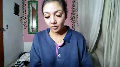sexy lolas online show from October 3, 2025, 3:14 am