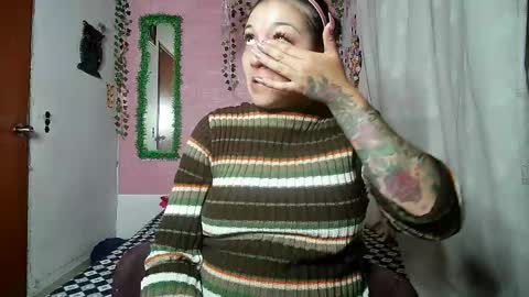 sexy lolas online show from May 19, 2026, 4:19 am