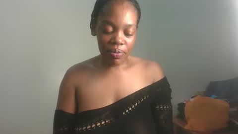 sexy_lyna online show from January 13, 2026, 7:52 pm