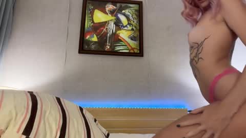 Ellie Mia online show from April 17, 2026, 4:32 pm