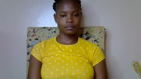 Molyne online show from April 16, 2026, 1:39 am