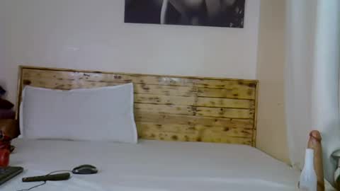 SEXY MOMAH online show from February 19, 2026, 7:37 am