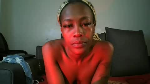 Snapshot of sexy_momah chatting on June 18, 2026, 12:33 am SEXY MOMAH online show from June 18, 2026, 12:33 am