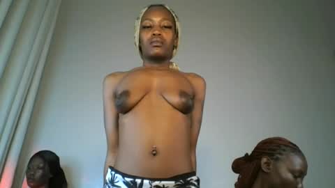 Snapshot of sexy_momah chatting on June 22, 2026, 1:07 am SEXY MOMAH online show from June 22, 2026, 1:07 am