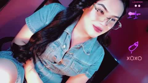 Snapshot of sexy_mysterious_dirty_girl chatting on October 22, 2025, 2:23 am queen online show from October 22, 2025, 2:23 am