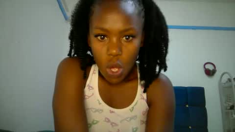 sexy_skyllah online show from March 27, 2026, 9:53 am