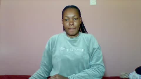 sexyapple2002 online show from September 18, 2025, 8:44 pm