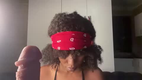 sexyasszeeee online show from April 15, 2026, 6:59 pm