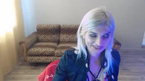 Snapshot of sexybeatriice chatting on February 11, 2025, 7:23 am sexybeatriice online show from February 11, 2025, 7:23 am