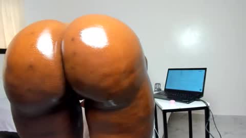 sexybootydoll online show from February 17, 2026, 11:18 am