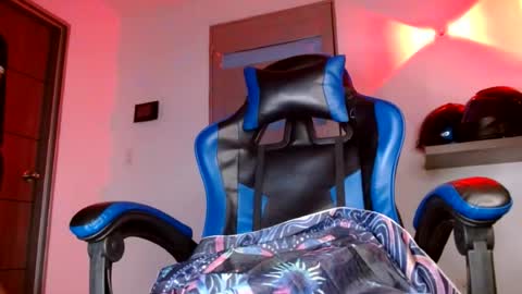 Snapshot of sexyboy_bigclit chatting on July 10, 2026, 10:18 am Iker online show from July 10, 2026, 10:18 am