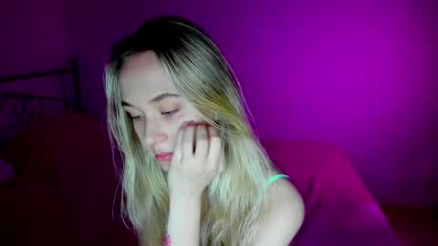 Snapshot of sexycocobutt chatting on February 6, 2025, 9:32 am Sophia online show from February 6, 2025, 9:32 am