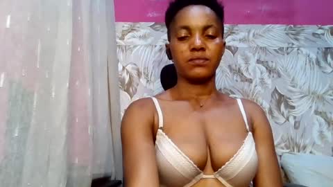 Snapshot of sexydoll32 chatting on June 12, 2026, 10:30 pm sexydoll32 online show from June 12, 2026, 10:30 pm