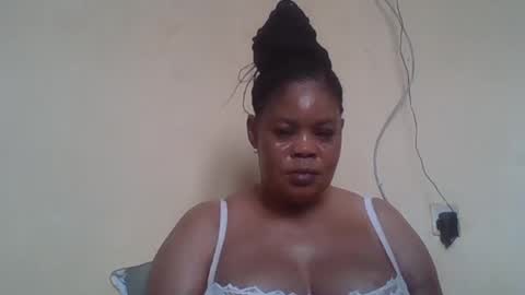 Snapshot of sexydove2 chatting on July 17, 2026, 7:26 am EMILY online show from July 17, 2026, 7:26 am