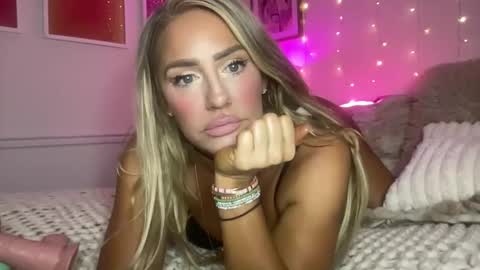 Ashley Love online show from February 3, 2026, 8:19 am