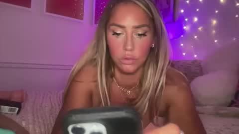 Ashley Love online show from April 8, 2026, 11:21 am