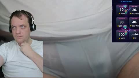 Snapshot of sexyhotboy87 chatting on September 16, 2025, 2:45 am Henry online show from September 16, 2025, 2:45 am