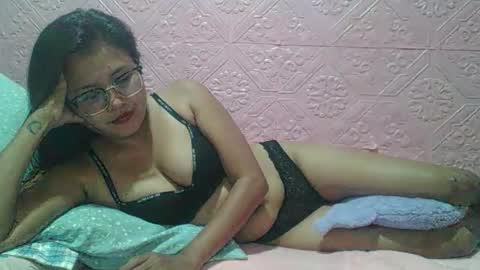 sexyjessa20 online show from February 5, 2026, 1:21 am