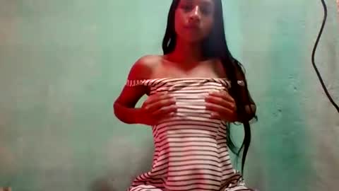 sexyjolie586 online show from May 27, 2026, 7:16 am