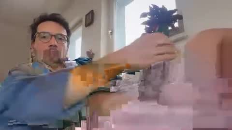 sexyleo8282 online show from February 6, 2026, 10:40 am