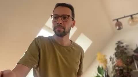 sexyleo8282 online show from June 11, 2026, 8:23 am