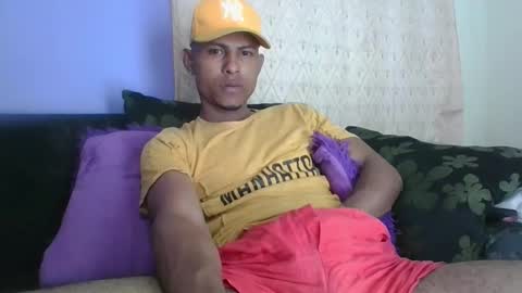 Snapshot of sexyleon69 chatting on September 18, 2025, 5:53 am Sexy leon online show from September 18, 2025, 5:53 am