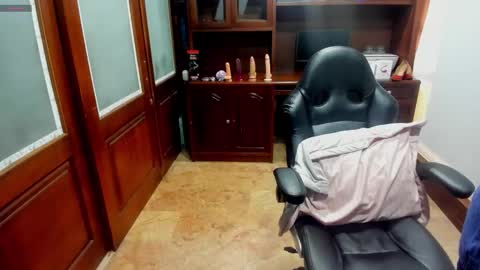 R A C H E L online show from November 7, 2025, 12:05 pm