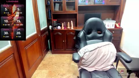 R A C H E L online show from November 14, 2025, 12:15 pm