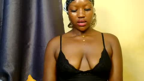 sexyroznnah online show from June 14, 2026, 12:07 pm
