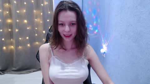 Snapshot of sexyru_coup1e chatting on January 19, 2025, 9:33 am Sofi Smile online show from January 19, 2025, 9:33 am